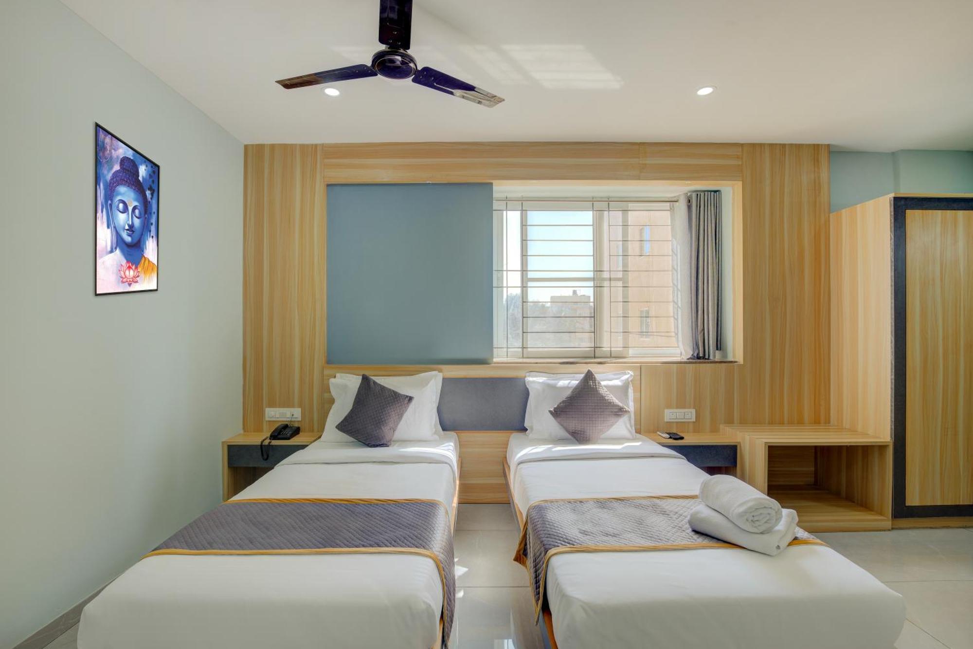 Hotel Park Lane Yelahanka Bangalore Dış mekan fotoğraf